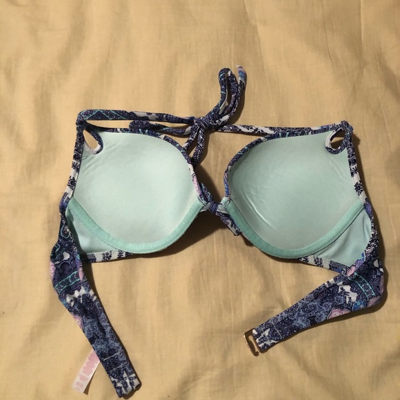Victoria Secret Push Up bikini top - Picture 2 of 5